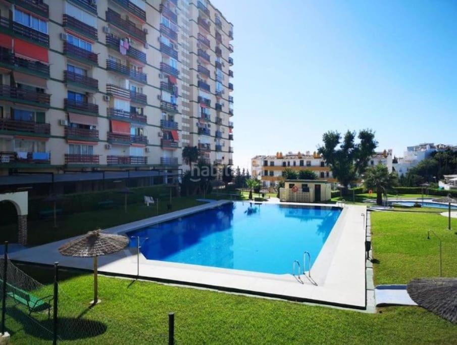 Estudio Con Vista Al Mar A 200 Mts De La Playa Benalmadena Exterior photo
